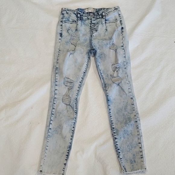 Celebrity Ace Women's Distressed Light Wash Button Closure Skinny Jeans Size 7/8 - Picture 1 of 8